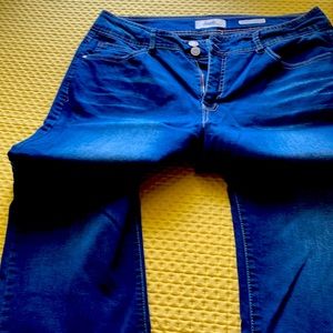 Sz 16 curves bootcut stretchy jeans!